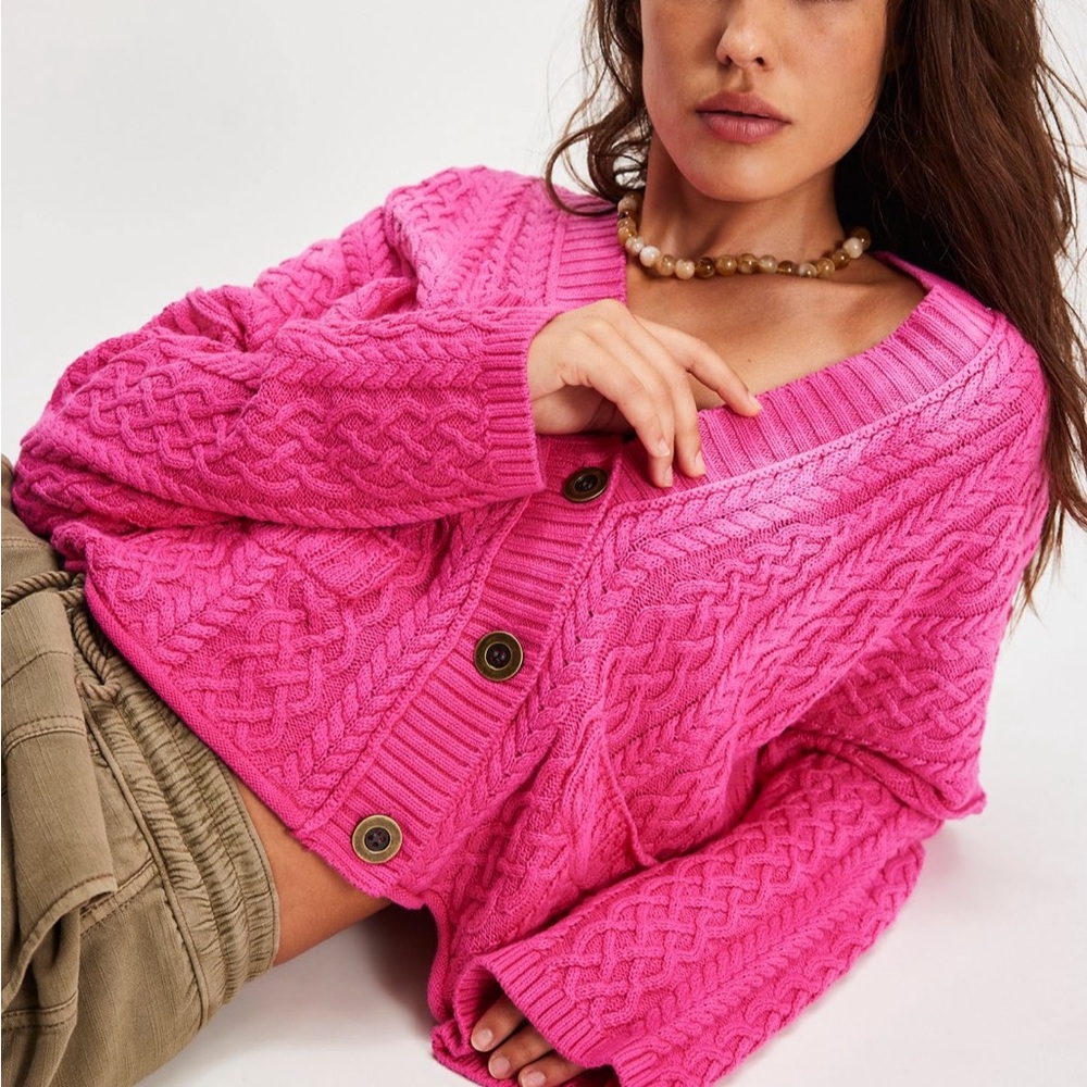 Free People NWT Washed Ashore Hot Pink Oversized Cable Knit Cardigan Sz M